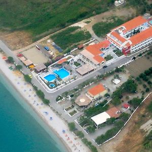 Zefiros Beach Hotel